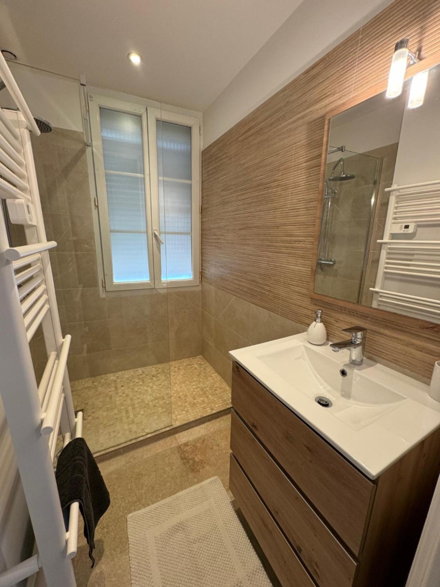 סן-מקסים Maison De Village Renovee Avec Vue Mer Exceptionnelle מראה חיצוני תמונה